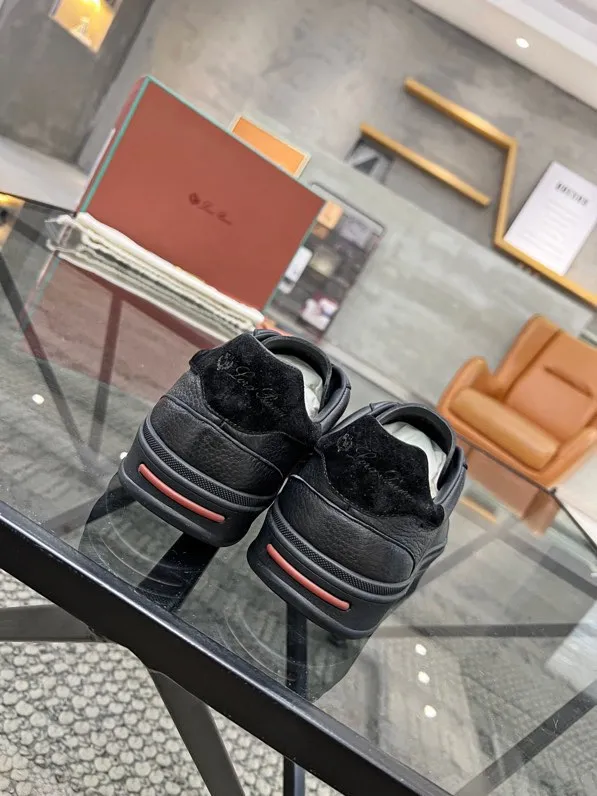 Factory price: 440💰Loro men's shoes💰iana top purchasing agent🇮🇹 men's shoes💰 The popular casual sneakers counter of the popular street man has new products at the same time. The uppers are made of cowhide fabric imported from Italy. The high-quality splicing technology has a classic and generous layout with a masculine temperament. Soft and comfortable cowhide lining. The soles: the original soles are specially provided by the original factory. The exclusive molded soles are super comfortable. The original factory follows the order. 🔍🔍High quality. You can enter and exit the counter at will. Welcome to compare. The code number is 38-44, customized 45